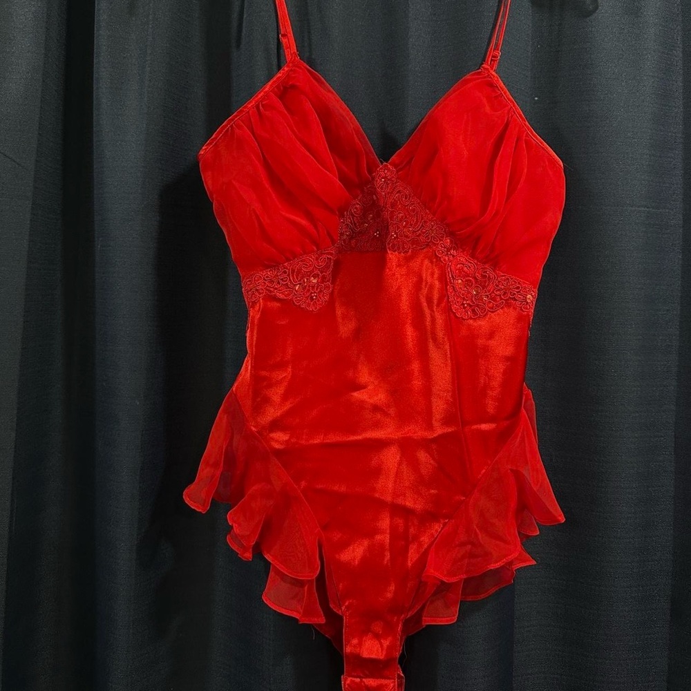 Vintage Early 90’s Victoria’s secret Gold Tag Lingerie Red Bedded Satin Teddy